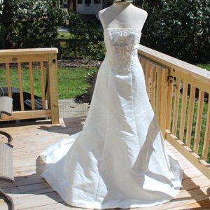 NWT Davids Ivory Wedding Dress Size 6 Style No T9365